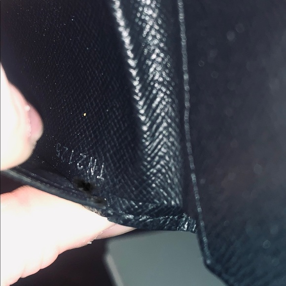 Louis Vuitton Portefeuille Marco Black Epi Wallet - Picture 5 of 10